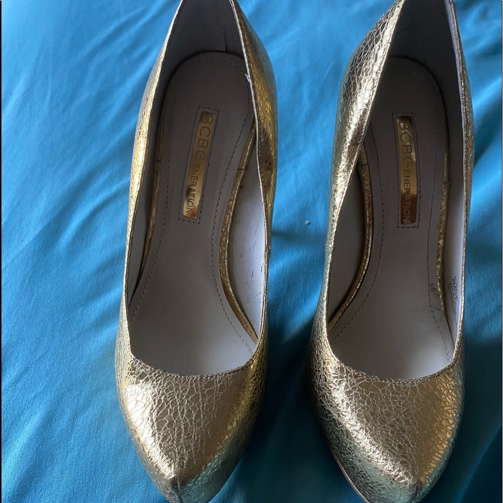 BCBG Gold pumps